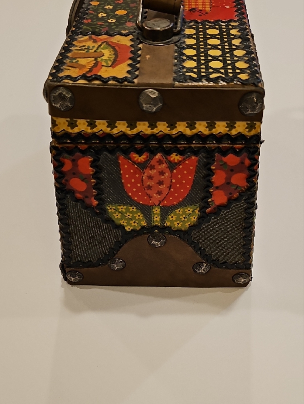 Vintage Mini Patchwork Decoupage Wooden Handbag Purse in Multicolor 8.5x4.75x5 - Picture 5 of 8